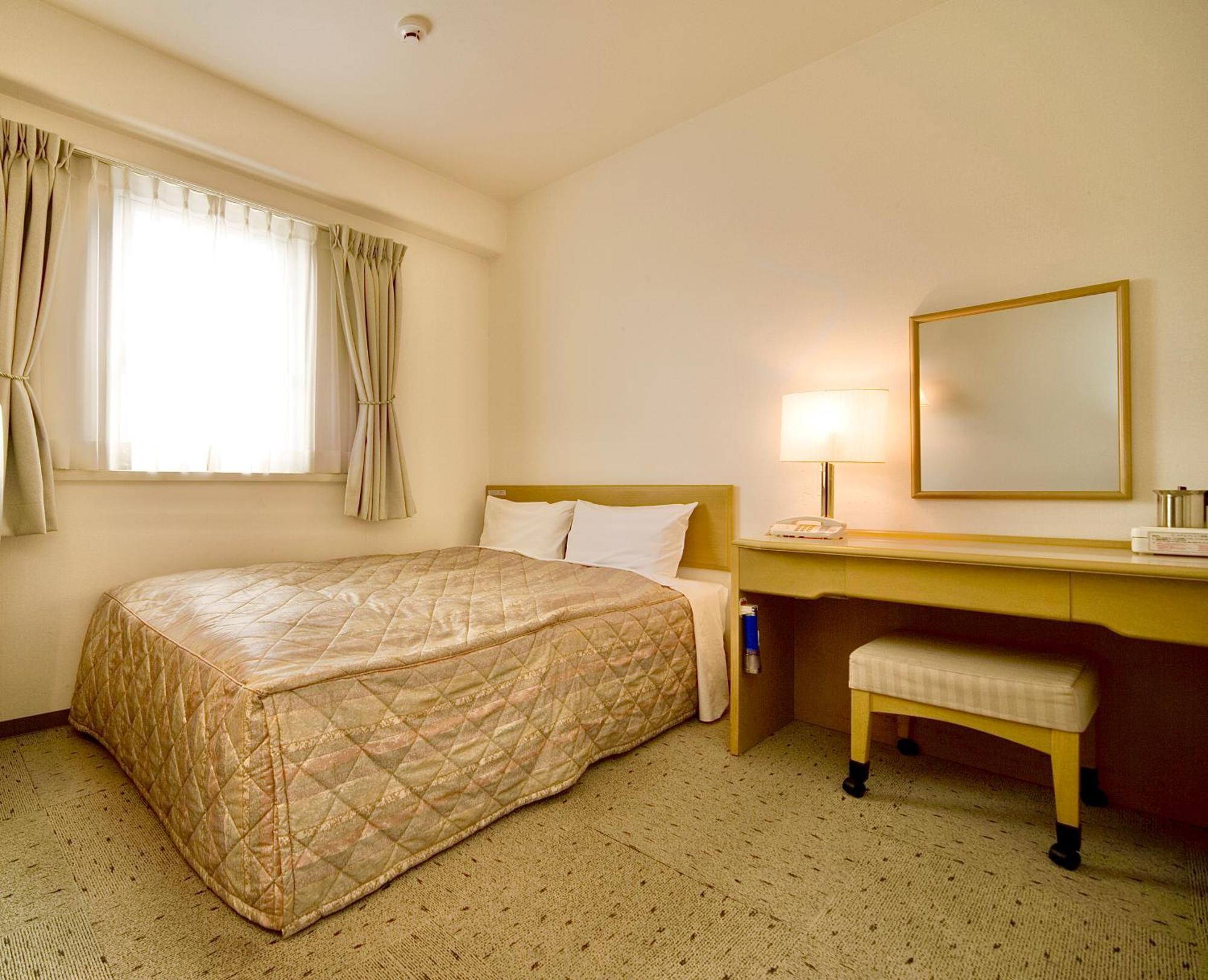 Okayama Ekimae Universal Hotel Экстерьер фото