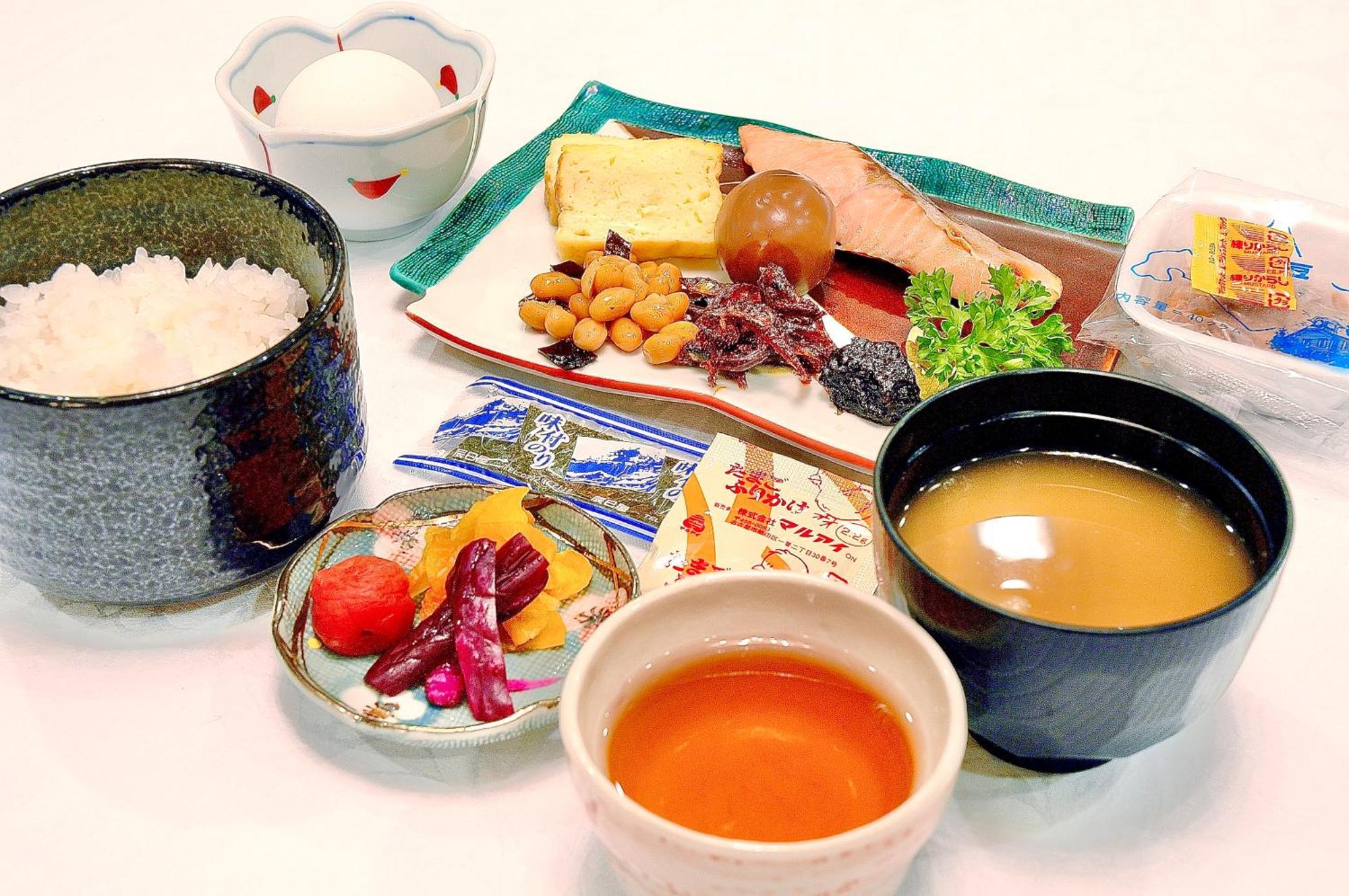 Okayama Ekimae Universal Hotel Экстерьер фото