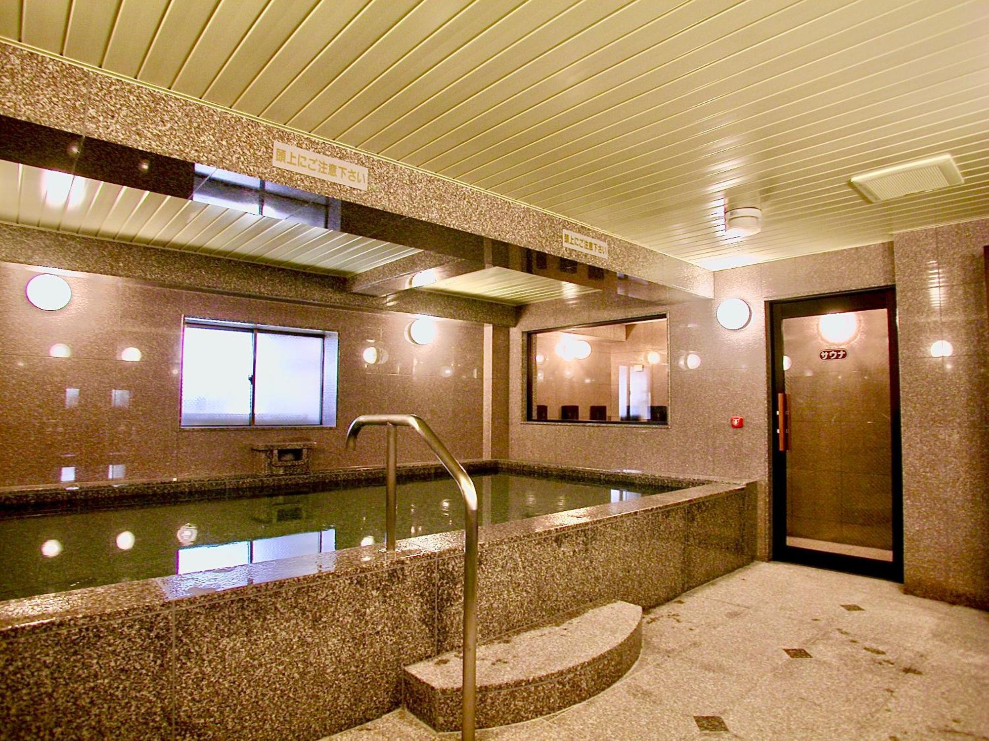 Okayama Ekimae Universal Hotel Экстерьер фото